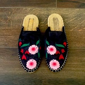 Satin embroidered mules